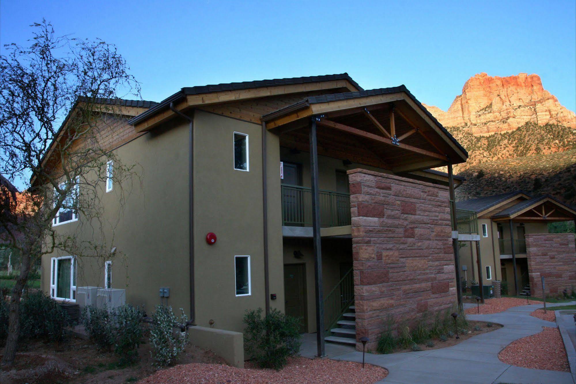 ספרינגדייל Driftwood Lodge מראה חיצוני תמונה