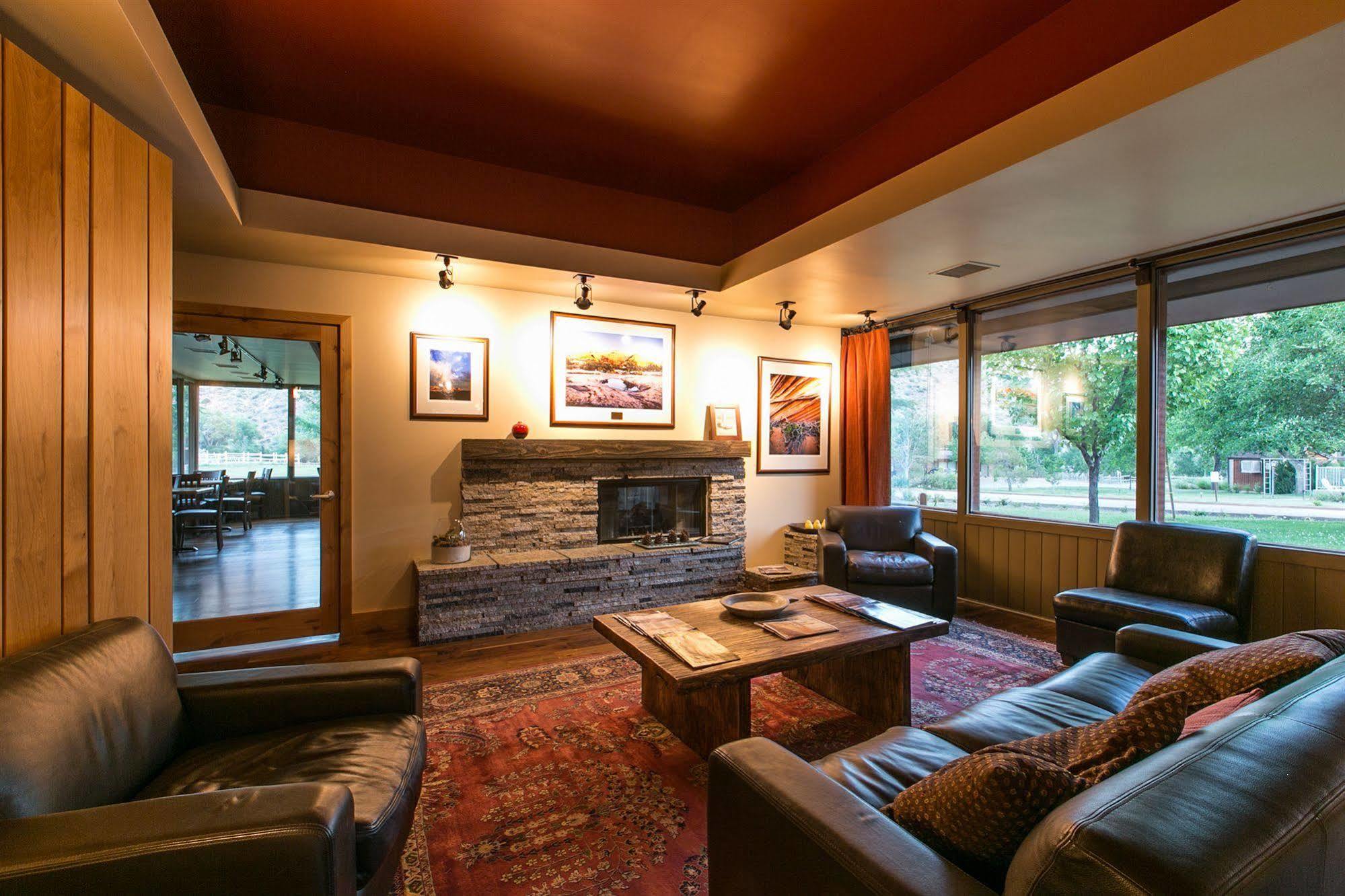ספרינגדייל Driftwood Lodge מראה חיצוני תמונה