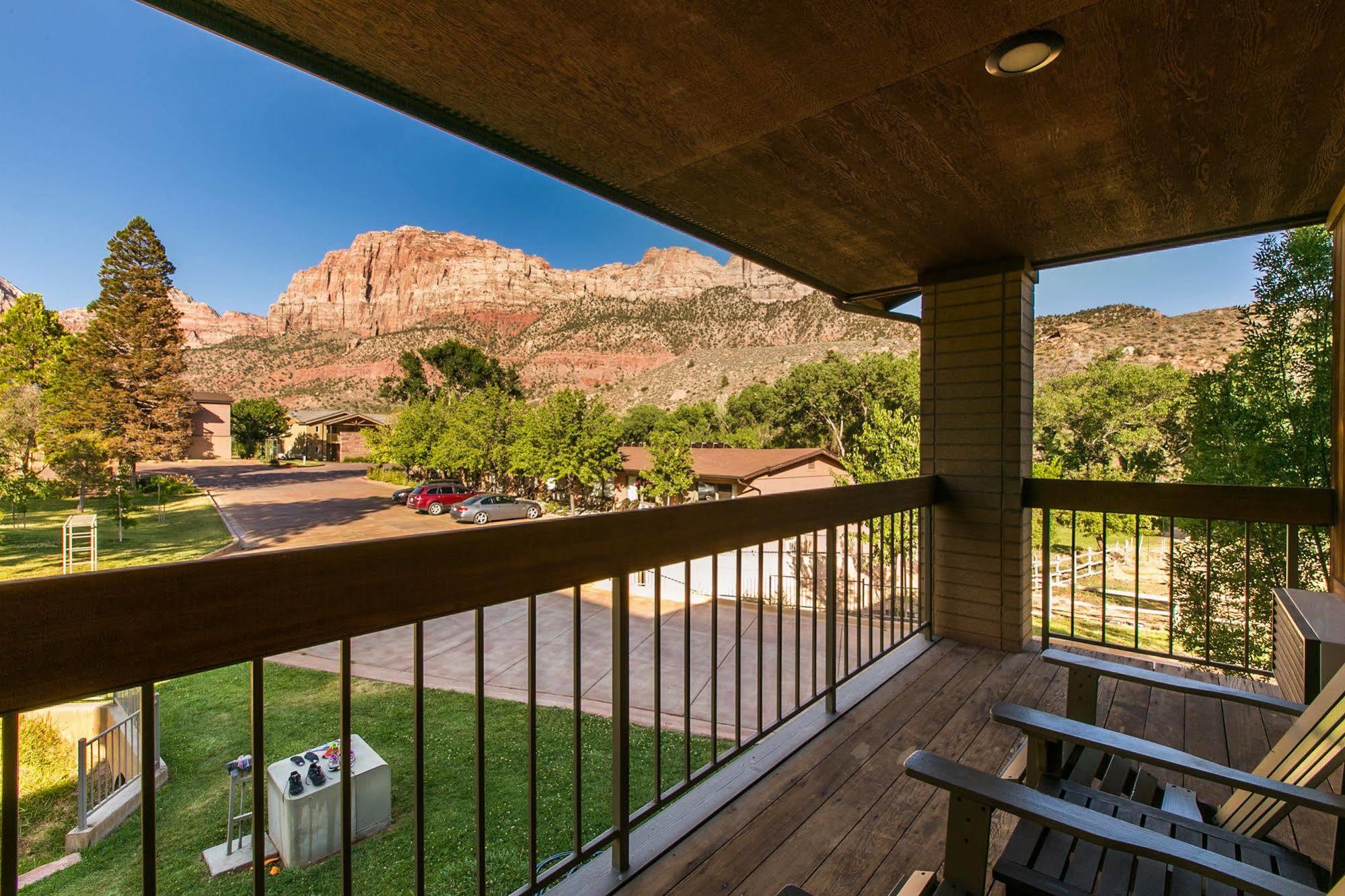 ספרינגדייל Driftwood Lodge מראה חיצוני תמונה